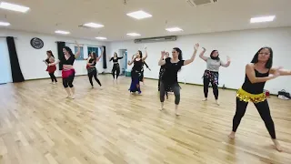                                       مايا دياب نهارنا وردي                                         دندنها