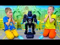 Lagu Vlad and Niki play with Bat-Tech BatBot kids toy and save the city