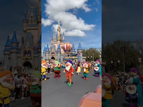 The Festival Of Fantasy parade at Walt Disney World in Orlando Fl #disney #waltdisneyworld