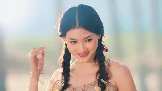 بنت جميله بتلاقي كتاب سحري بيطلع منه شاب وسيم بيعيش خدام ليها فنفس البيت وبيغير حياتها ملخص مسلسل 