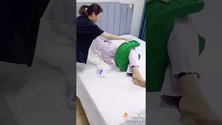 طريقة متطورة في تركيب الحفاضات للناس الكبار 