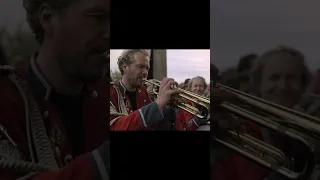 Spontaneous street show in Amsterdam with our original track LoCKeDoWN2 🦄