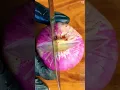 Lagu Pilihan cerdas untuk memotong bagian atas bawang merah besar dengan pola kelopak bunga #shorts