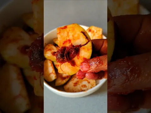 তেঁতুল দিয়ে টাটকা পিয়ারা মাখা করলাম 🍐 #shorts #trending #food #homemade #recipe #viralvideo