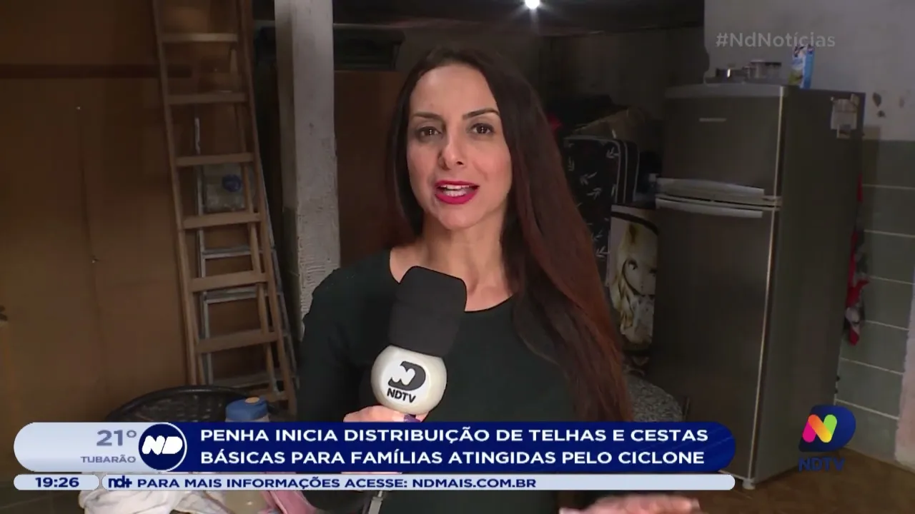 Penha inicia distribuição de telhas e cestas básicas para famílias atingidas pelo ciclone