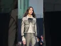 Download Lagu CHANEL Fall-Winter 2025/26 Ready-to-Wear Show - Plays on Scales — CHANEL Shows