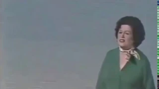 سنتين و أنا أحايل فيك   ليلى مراد  ڤيديو نادر بالألوان  دندنها