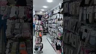 نقدم لك جميع انواع الملابس والملابس الداخلية بالجملة والتجزئة للرجال النساء والأطفال 