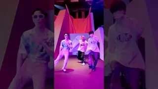 冒頭の笛を吹く仕草 どこかで見たことある気がしませんか 深澤辰哉 渡辺翔太 佐久間大介 SnowMan DABOMB Dangerholic NewMusic 