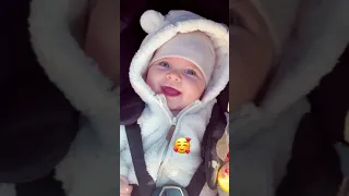 طفل يسولف   دندنها