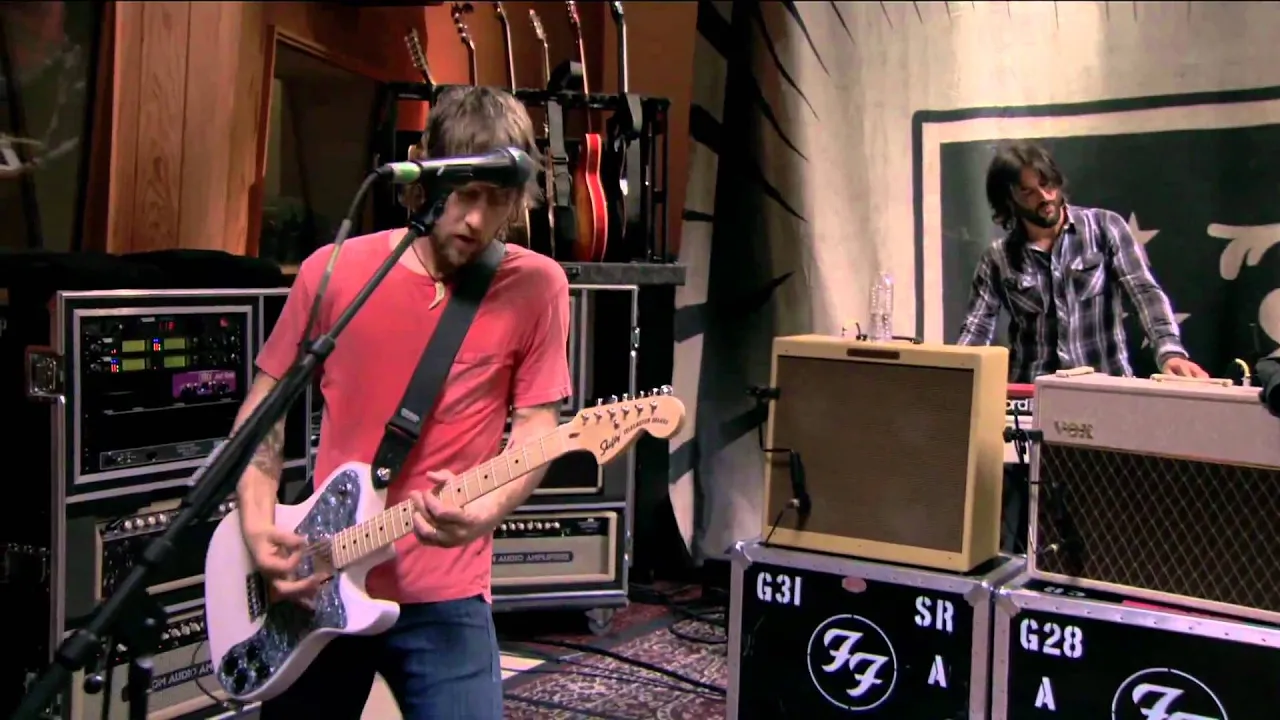 Foo Fighters - 11. Walk (LIVE @ Studio 606)