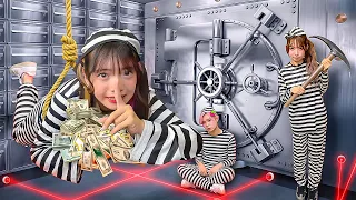 巨大な金庫をバレずに破壊して大量のスクイーズをゲットしろ！