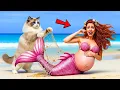 Download Lagu Gata Choco y Gatito Rescataron a Sirena Embarazada Varada mientras estaban de fiesta en la playa 🐾🐱