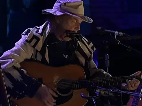 Download MP3 Neil Young - Harvest Moon (Live at Farm Aid 2004)