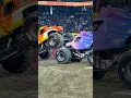 Download Lagu El Toro Loco vs Sparkle Smash #MonsterJam #ElToroLoco #SparkleSmash #OaklandArena #MonsterTruck