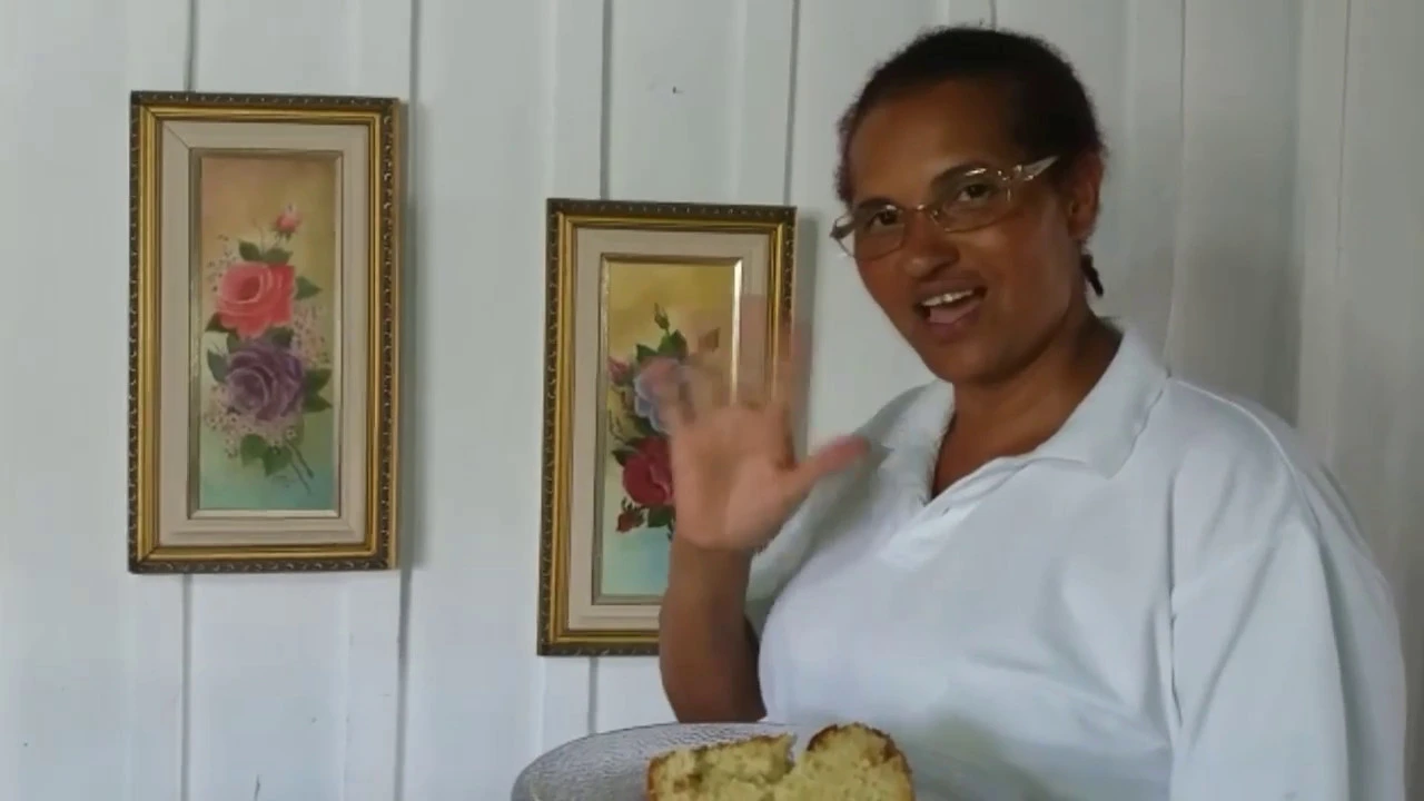 LANCHE DA MANHÃ OU DA TARDE EM 10 MINUTOS!! Bolo de banana com fubá na frigideira!!!