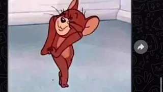 عمال تحلي في عيني وأقول أنا مش قد عيونك دول 