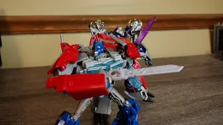 Transformers Prime Voyager Optimus Prime Review 