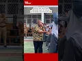 Download Lagu Momen haru seorang guru menangis saat perpisahan dengan muridnya