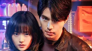 بنت صغيرة أهلها كلهم بيموتوا ولكن عمها بياخدها يربيها معاه وبيعلمها إزاى تحمى نفسها من اعداءه 