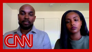 التماس های ناامیدانه ی پسر برای بیرون کردن والدینش از سودان را بشنوید 