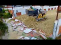 Be Careful Driver dozer danger when hit the wall to filling land delete pit with dump truck 5Ton