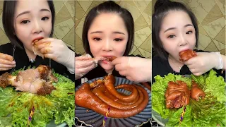 chinese people eating street food 
