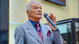 Cantor Victorino Silva - A DEUS SEJA A GLÓRIA