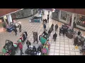 Can t Beat The Deals Natick Mall Busy On Last Saturday Before Christmas