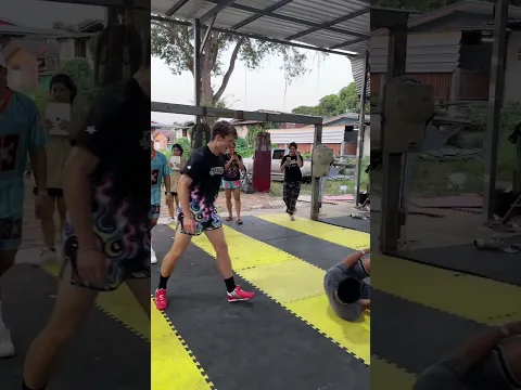 1v1 against Rodtang!😅⚽️🥊 #streetpanna #rodtang #football #muaythai