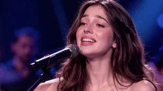                                               لارا أريدو   يا أغلى ما في الدنيا دندنها