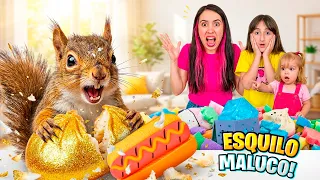 TEM UM ESQUILO MALUCO na NOVA CASA comendo os SQUISHYS! Pai Também Vloga