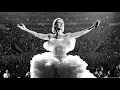 Download Lagu Celine Dion - Happy Xmas [Full Live HD version 2019]