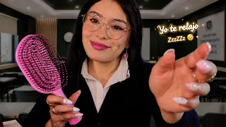 ASMR 4K ¡1 HR! 💗 Te Peino, te Maquillo y te Corto las Uñas 📚 en la Uni ✨