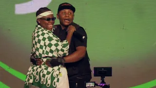 teni pulls celebrity cameraman chixon on stage as she performs power rangers 