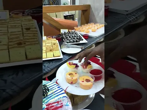 😱🫠Unlimited free Cupcake 🧁 Amazing Dessert # #ytshorts #short #viral #buffet