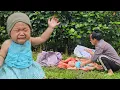 Download Lagu Arm meisje vindt nieuwe woonplek en redt verlaten baby