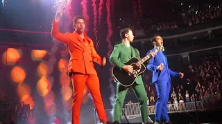 Download Jonas Brothers - Live - Rollercoaster MP3