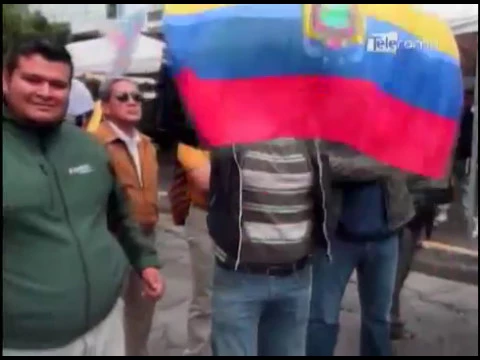 Personas tienen diversas razones para protestar en el CNE