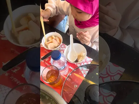 Makan pakai sumplit bisa ga??? #raisya #shorts #funny