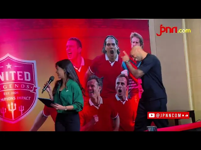 Dwight Yorke dan Thierry Berbagi Cerita Setelah Pertandingan di GBK - JPNN.com