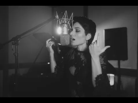 Video Thumbnail: Giordana Angi- Più Di Così (Mina)- Official Video