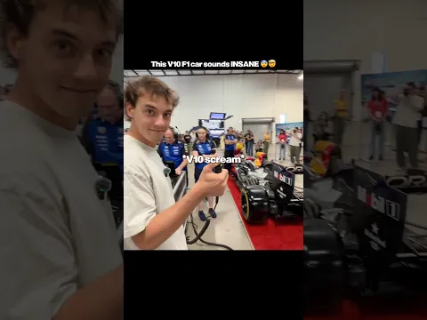 Revving MAX VERSTAPPENS F1 car 🤯😳