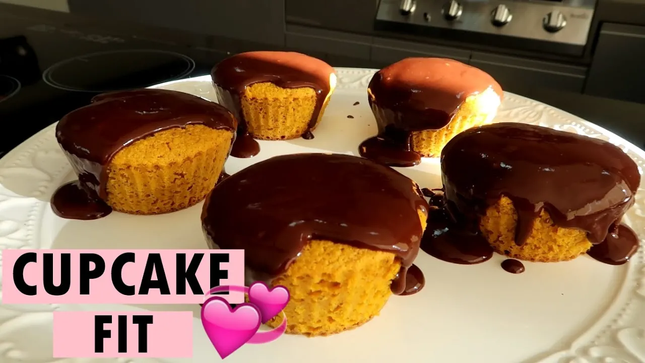RECEITA CUPCAKE DE CENOURA FIT FEAT RENATA FONTANETTI