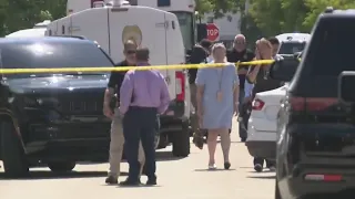 Deputy shoots kills armed man while serving search warrant in Miami Beach investigators say