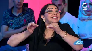 الشابة الزهوانية تسترجع ذكرياتها مع الشاب حسني في الحفل الضخم بملعب 5 جويلية 