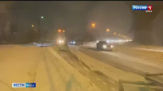 В выходные Омск накрыл мощный снегопад
