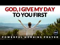 Download Lagu Geef God eerst jouw dag. Hij houdt elk moment vast en ziet Zijn goedheid zich ontvouwen | Gebed