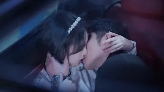 يضع الرئيس حبيبته في السيارة ويقبله بقوة مشهد رومانسي من هنا نلتقي ثانية 