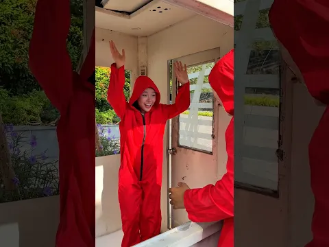 Money Heist vs Police 53 #moneyheist #parkour #police #escape #shorts #cpider98